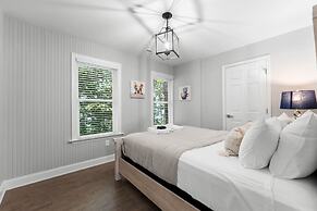 Laid Back Lake Life by Avantstay Waterfront View