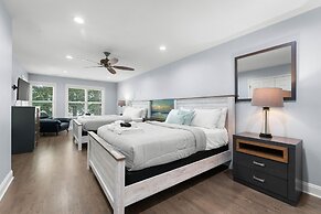 Laid Back Lake Life by Avantstay Waterfront View