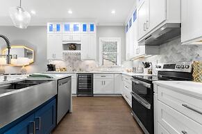 Laid Back Lake Life by Avantstay Waterfront View