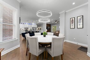 Laid Back Lake Life by Avantstay Waterfront View