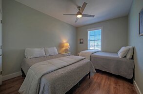 Ridley Retreat Community Pool Mins to the Beach Corpus Christi Port A