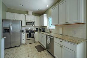 Ridley Retreat Community Pool Mins to the Beach Corpus Christi Port A