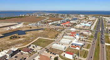 Ridley Retreat Community Pool Mins to the Beach Corpus Christi Port A