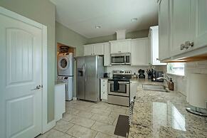 Ridley Retreat Community Pool Mins to the Beach Corpus Christi Port A