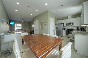 Ridley Retreat Community Pool Mins to the Beach Corpus Christi Port A