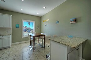 Ridley Retreat Community Pool Mins to the Beach Corpus Christi Port A