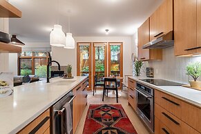 Northwood Mountain Views Sauna Balcony Tahoe Group Retreat