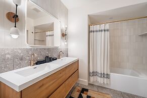 Northwood Mountain Views Sauna Balcony Tahoe Group Retreat