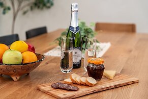 Northwood Mountain Views Sauna Balcony Tahoe Group Retreat