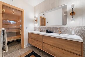 Northwood Mountain Views Sauna Balcony Tahoe Group Retreat