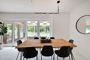 Paradise Retreat by Avantstay Pool Hot Tub Game Room