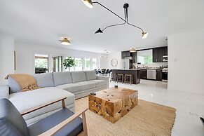 Paradise Retreat by Avantstay Pool Hot Tub Game Room