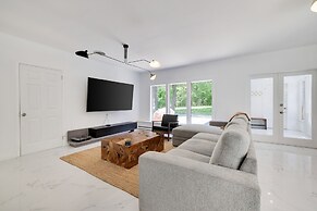 Paradise Retreat by Avantstay Pool Hot Tub Game Room