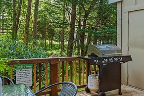 Pocono Bear Den by Avantstay Stylish Modern Deck w Grill Outdoor Dinin