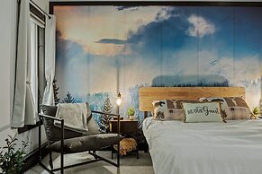 Pocono Bear Den by Avantstay Stylish Modern Deck w Grill Outdoor Dinin