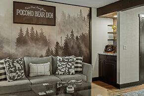 Pocono Bear Den by Avantstay Stylish Modern Deck w Grill Outdoor Dinin