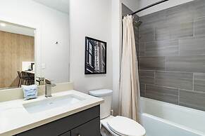 Astra Modern Midtown Retreat With Pool Gym Steps to Dining Broadway