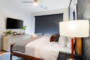 Astra Modern Midtown Retreat With Pool Gym Steps to Dining Broadway