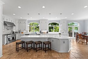 Flip Flop Therapy by Avantstay Theater Games