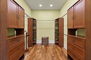 Flip Flop Therapy by Avantstay Theater Games