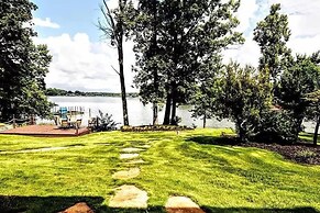 Flip Flop Therapy by Avantstay Theater Games