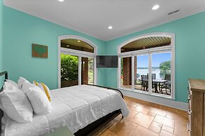 Flip Flop Therapy by Avantstay Theater Games