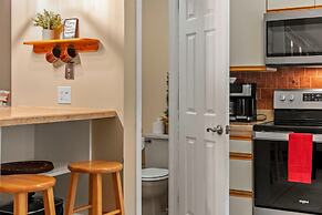 Slope Lodge by Avantstay Prime Location Pool Hot Tub Access Deck