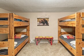 Slope Lodge by Avantstay Prime Location Pool Hot Tub Access Deck