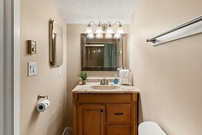 Slope Lodge by Avantstay Prime Location Pool Hot Tub Access Deck