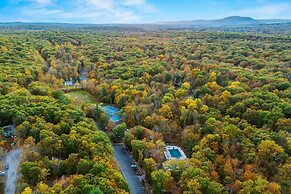 Somerset Lodge by Avantstay Hot Tub Lake Access Community Amenities