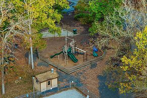 Somerset Lodge by Avantstay Hot Tub Lake Access Community Amenities