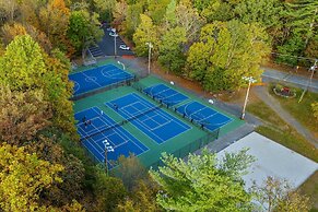 Somerset Lodge by Avantstay Hot Tub Lake Access Community Amenities