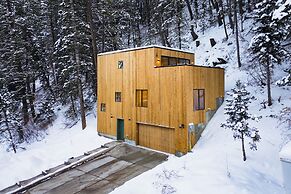 Parkview Mountain House Luxury Ski Home w Hot Tub Near Trails Downtown