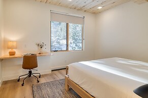Parkview Mountain House Luxury Ski Home w Hot Tub Near Trails Downtown