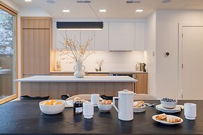 Parkview Mountain House Luxury Ski Home w Hot Tub Near Trails Downtown