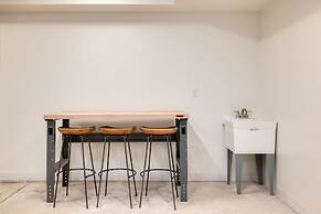 Parkview Mountain House Luxury Ski Home w Hot Tub Near Trails Downtown