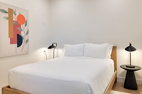 Parkview Mountain House Luxury Ski Home w Hot Tub Near Trails Downtown