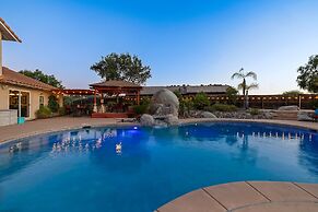 Chardonnay Charm by Avantstay Luxe Group Retreat w Pool Mins to Wineri