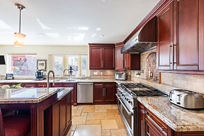 Chardonnay Charm by Avantstay Luxe Group Retreat w Pool Mins to Wineri