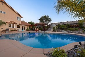 Chardonnay Charm by Avantstay Luxe Group Retreat w Pool Mins to Wineri