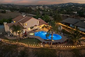 Chardonnay Charm by Avantstay Luxe Group Retreat w Pool Mins to Wineri