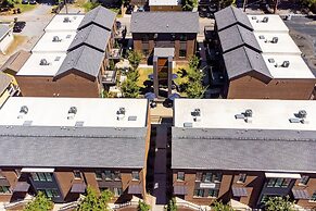 The Magnolia 9 by Avantstay Downtown Balcony