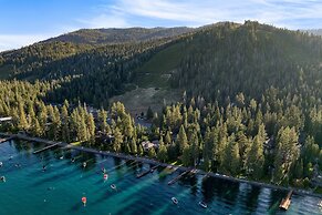 Lakefront Haven by Avantstay Minutes to Ski Resorts Private Dock Boat