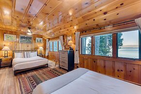 Lakefront Haven by Avantstay Minutes to Ski Resorts Private Dock Boat