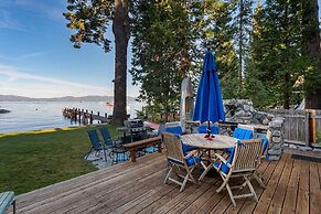 Lakefront Haven by Avantstay Minutes to Ski Resorts Private Dock Boat