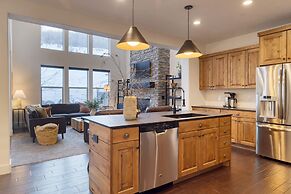 Abigail Drive Year-round Retreat With Hot Tub Near Park City Adventure