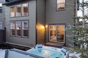 Abigail Drive Year-round Retreat With Hot Tub Near Park City Adventure