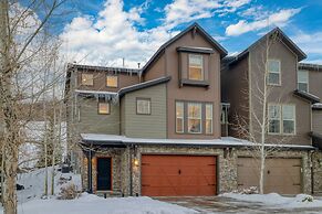Abigail Drive Year-round Retreat With Hot Tub Near Park City Adventure