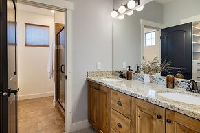 Abigail Drive Year-round Retreat With Hot Tub Near Park City Adventure