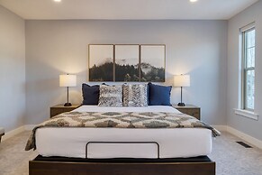 Abigail Drive Year-round Retreat With Hot Tub Near Park City Adventure